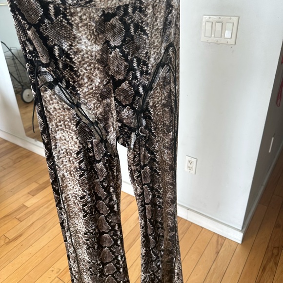 Velvet python pants - Picture 4 of 5